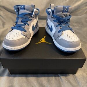 Jordan 1 Mid (toddler size 7)